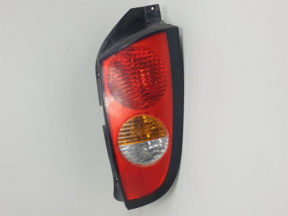 PILOTO TRASERO DERECHO - 92402060 - HYUNDAI - ATOS PRIME (MX)