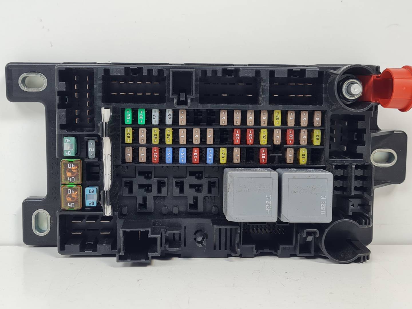 CAJA RELES / FUSIBLES - K8D214A073BD - LAND ROVER - DISCOVERY SPORT