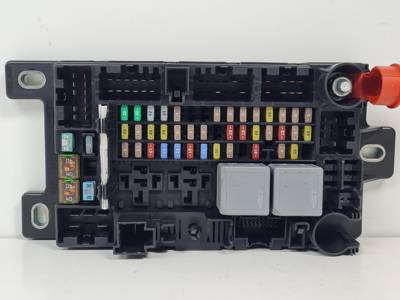 CAJA RELES / FUSIBLES K8D214A073BD LAND ROVER DISCOVERY SPORT Autodesguaces Alicante
