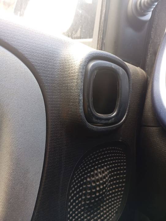 MANETA INTERIOR DELANTERA IZQUIERDA