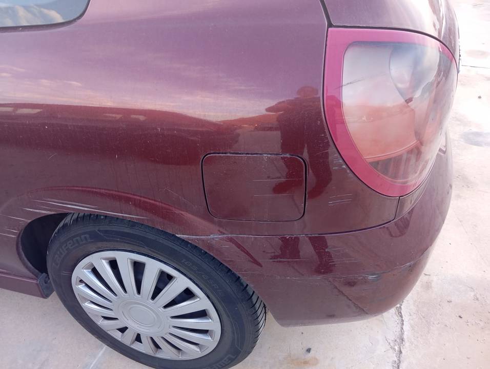 TAPA EXTERIOR COMBUSTIBLE