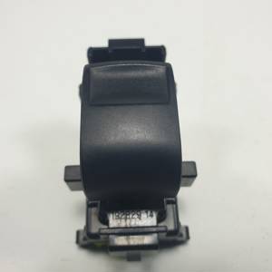 MANDO ELEVALUNAS DELANTERO DERECHO 19282914 TOYOTA RAV4 Autodesguaces Alicante
