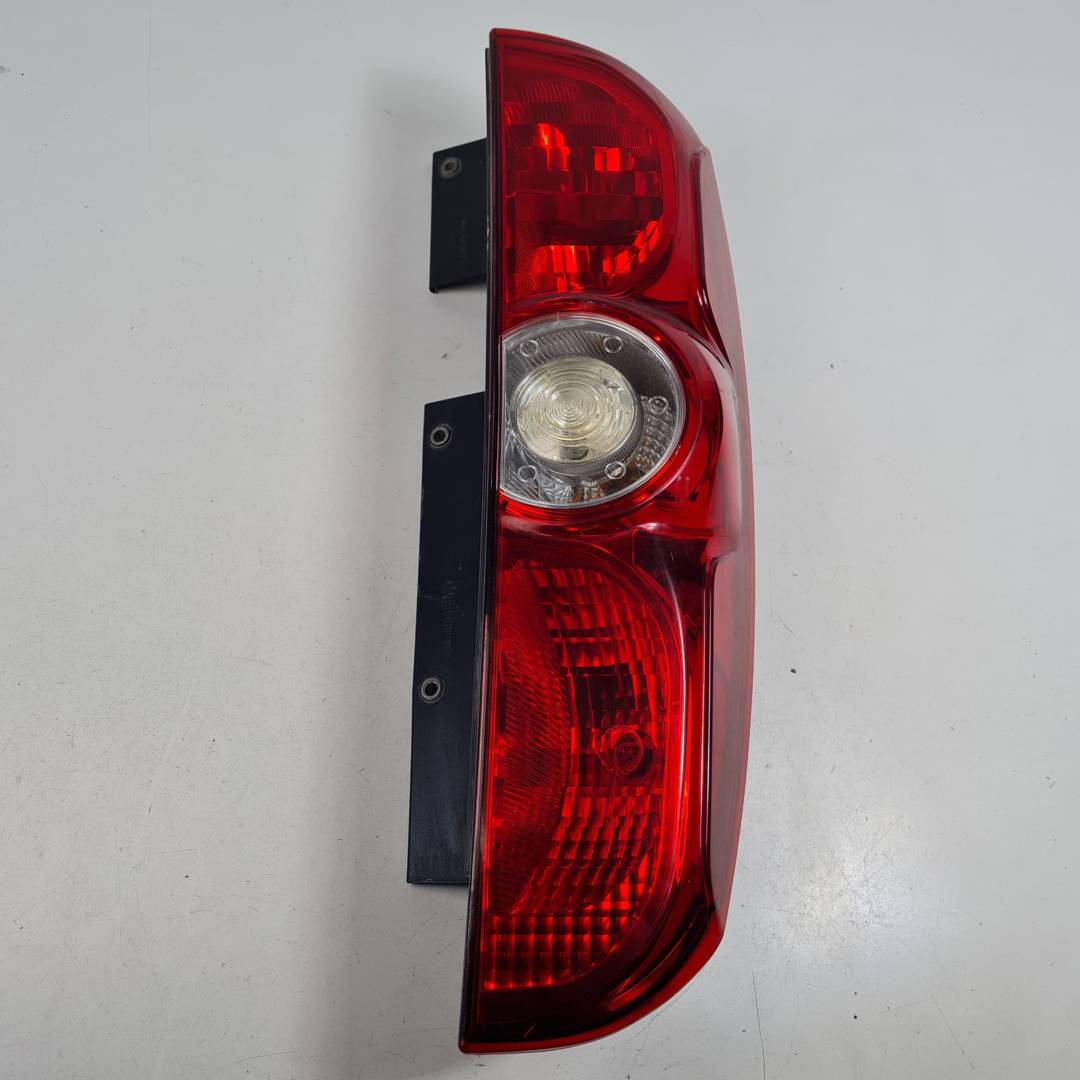 Rückleuchte hinten links - 00519248460 - OPEL - COMBO