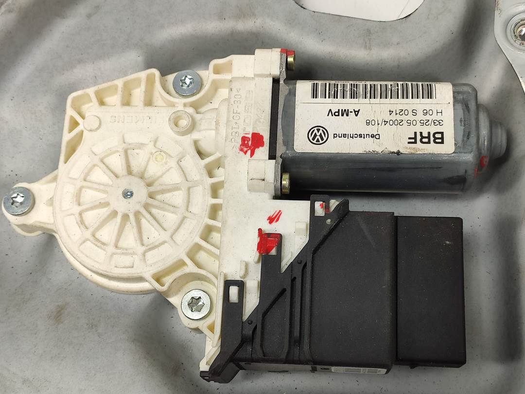 Fensterhebermotor hinten rechts - 1K0959704B - VOLKSWAGEN - TOURAN (1T1)