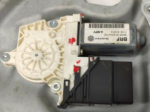 MOTOR ELEVALUNAS TRASERO DERECHO 1K0959704B VOLKSWAGEN TOURAN (1T1) Autodesguaces Alicante