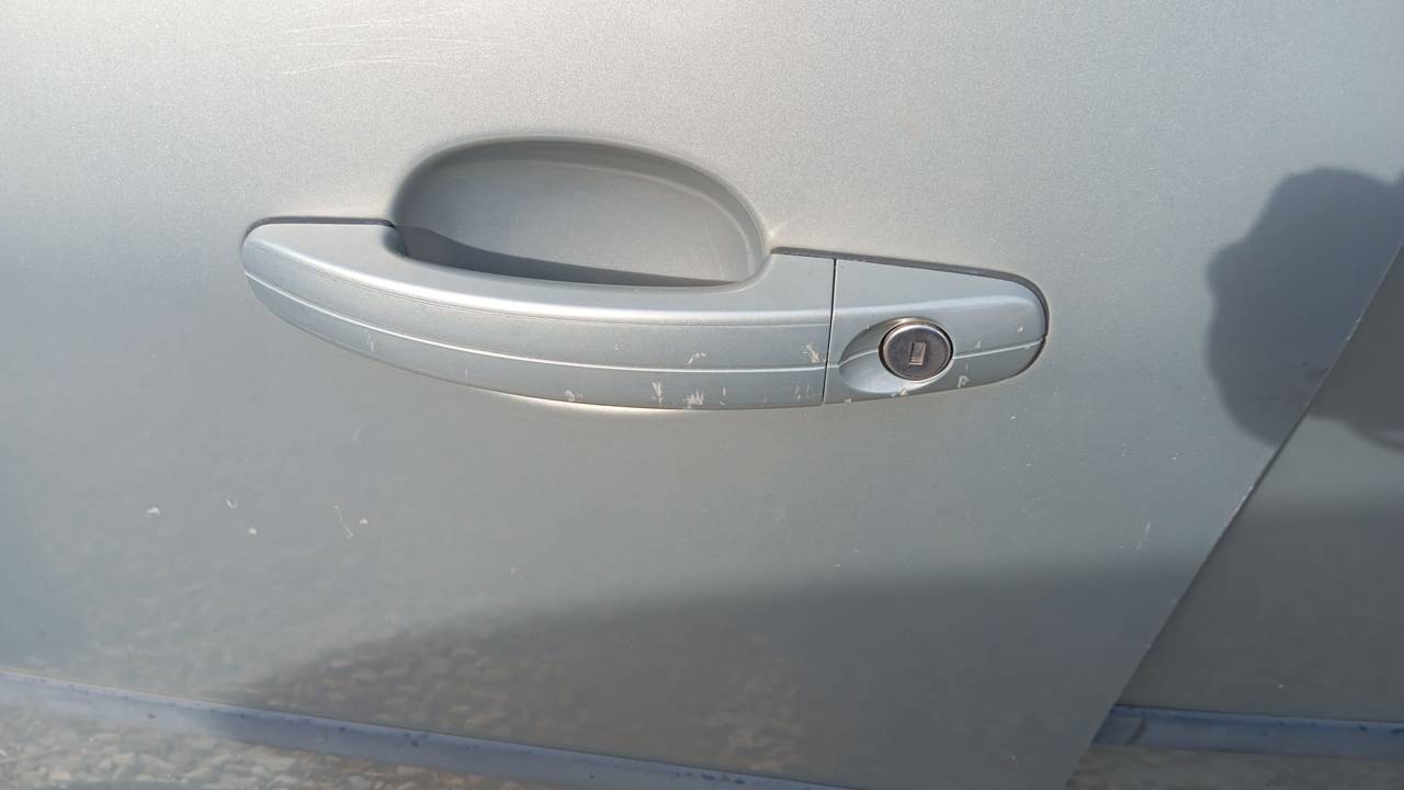 MANETA EXTERIOR DELANTERA IZQUIERDA