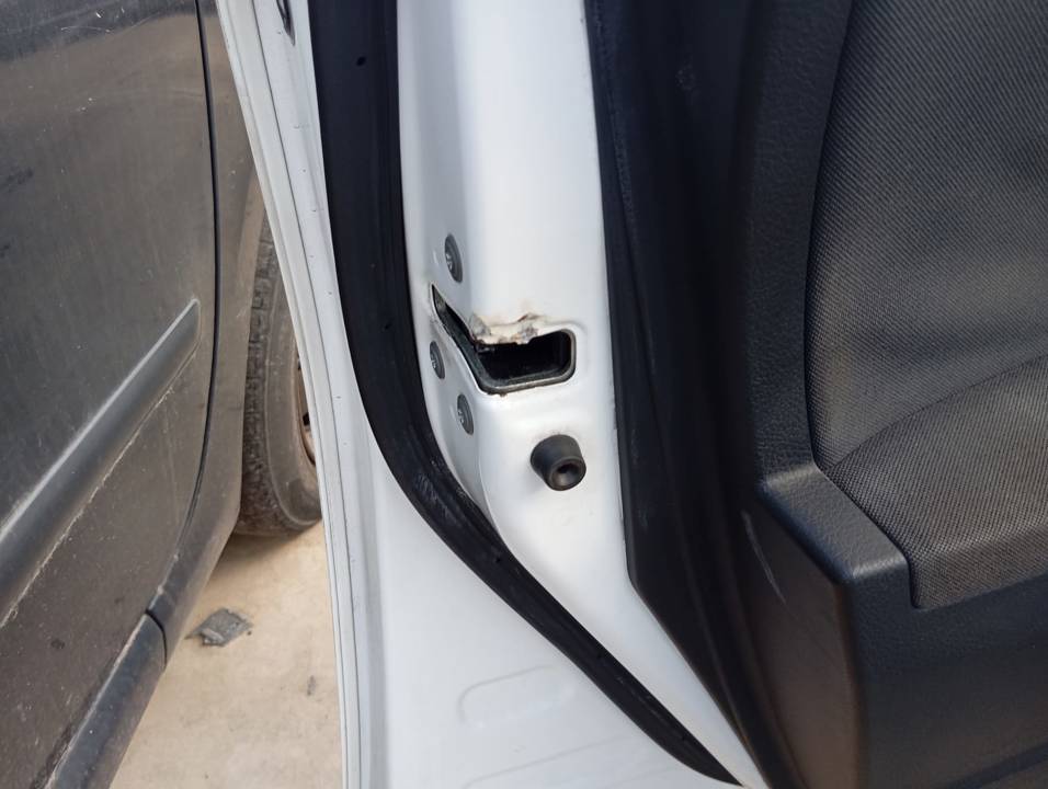 CERRADURA PUERTA DELANTERA IZQUIERDA