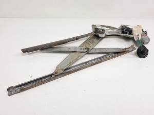 ELEVALUNAS DELANTERO DERECHO 85710303340 LEXUS GS300 (JZS160) Autodesguaces Alicante