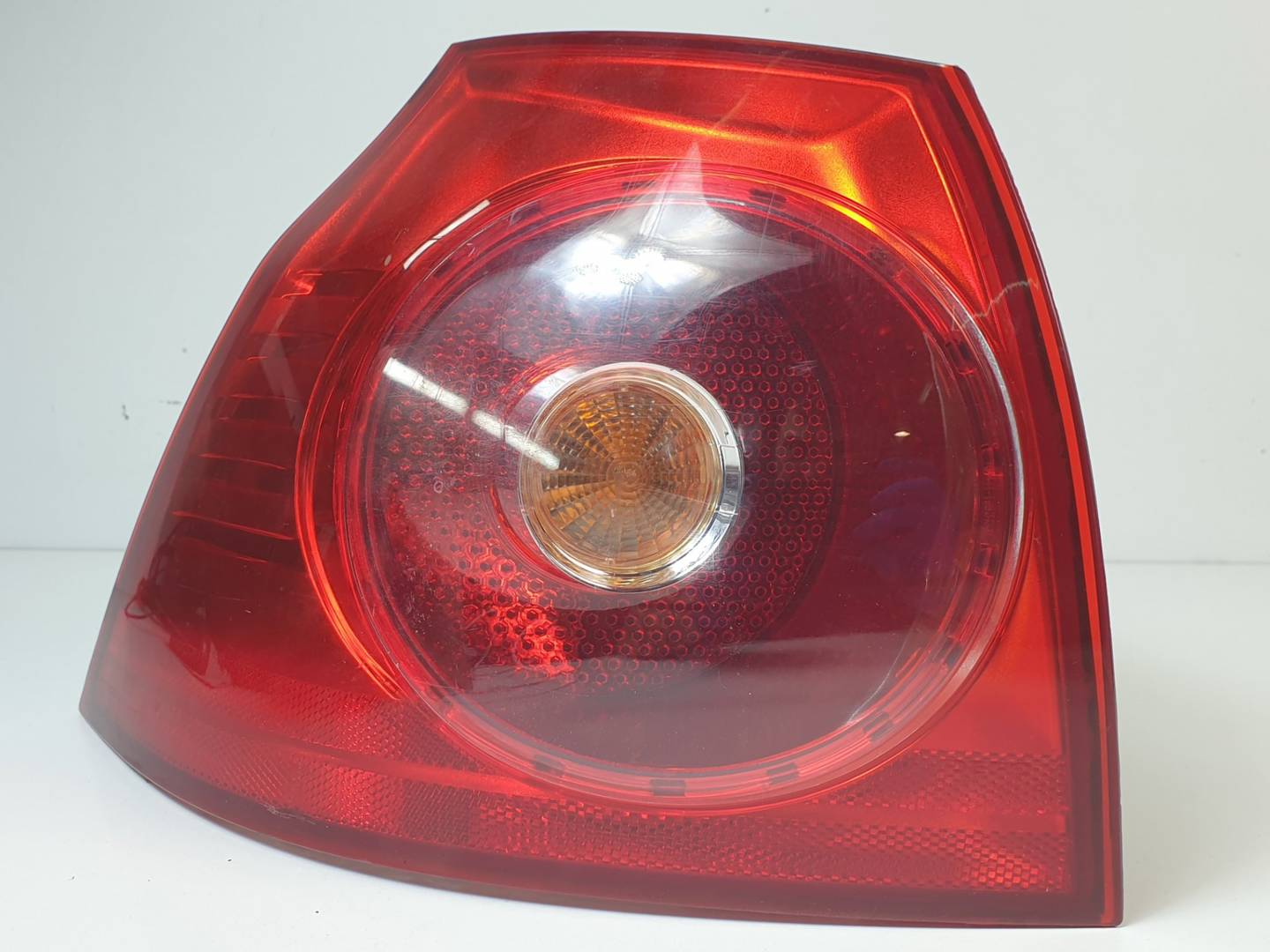 PILOTO TRASERO IZQUIERDO - 084411963LF - VOLKSWAGEN - GOLF V BERLINA (1K1)