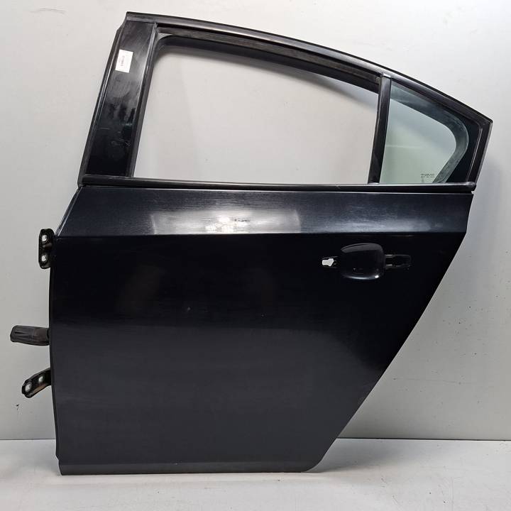 PUERTA TRASERA IZQUIERDA CHEVROLET CRUZE Autodesguaces Alicante