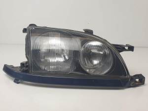 FARO DERECHO TOYOTA AVENSIS BERLINA (T22) Autodesguaces Alicante