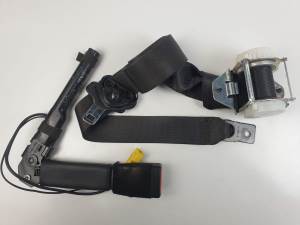 CINTURON SEGURIDAD DELANTERO DERECHO F13305706 OPEL MERIVA B Autodesguaces Alicante