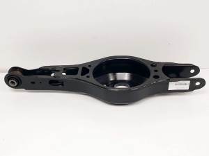 BRAZO SUSPENSION INFERIOR TRASERO DERECHO TOYOTA COROLLA (E21) Autodesguaces Alicante
