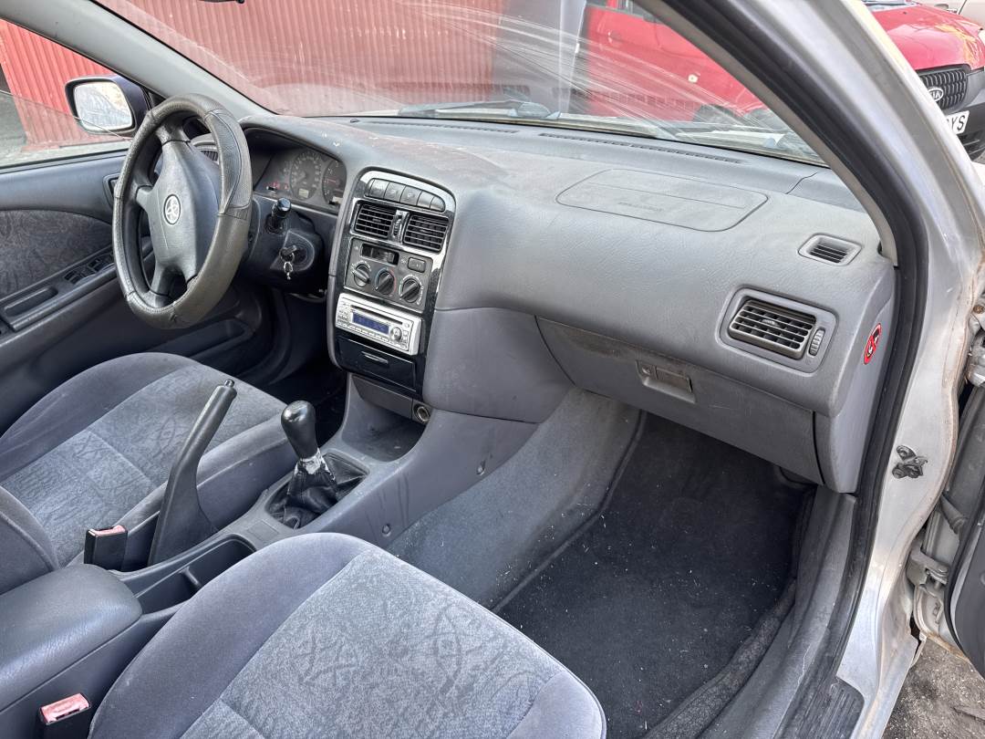 TOYOTA AVENSIS BERLINA (T22) (1997 - 2003)