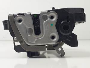 CERRADURA PUERTA TRASERA IZQUIERDA 825031538R RENAULT CAPTUR II Autodesguaces Alicante