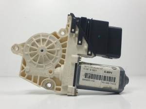 MOTOR ELEVALUNAS TRASERO IZQUIERDO 1K0959703B VOLKSWAGEN TOURAN (1T1) Autodesguaces Alicante
