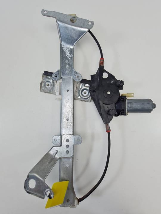 ELEVALUNAS DELANTERO IZQUIERDO 0130821938 FORD FIESTA (CBK) Autodesguaces Alicante