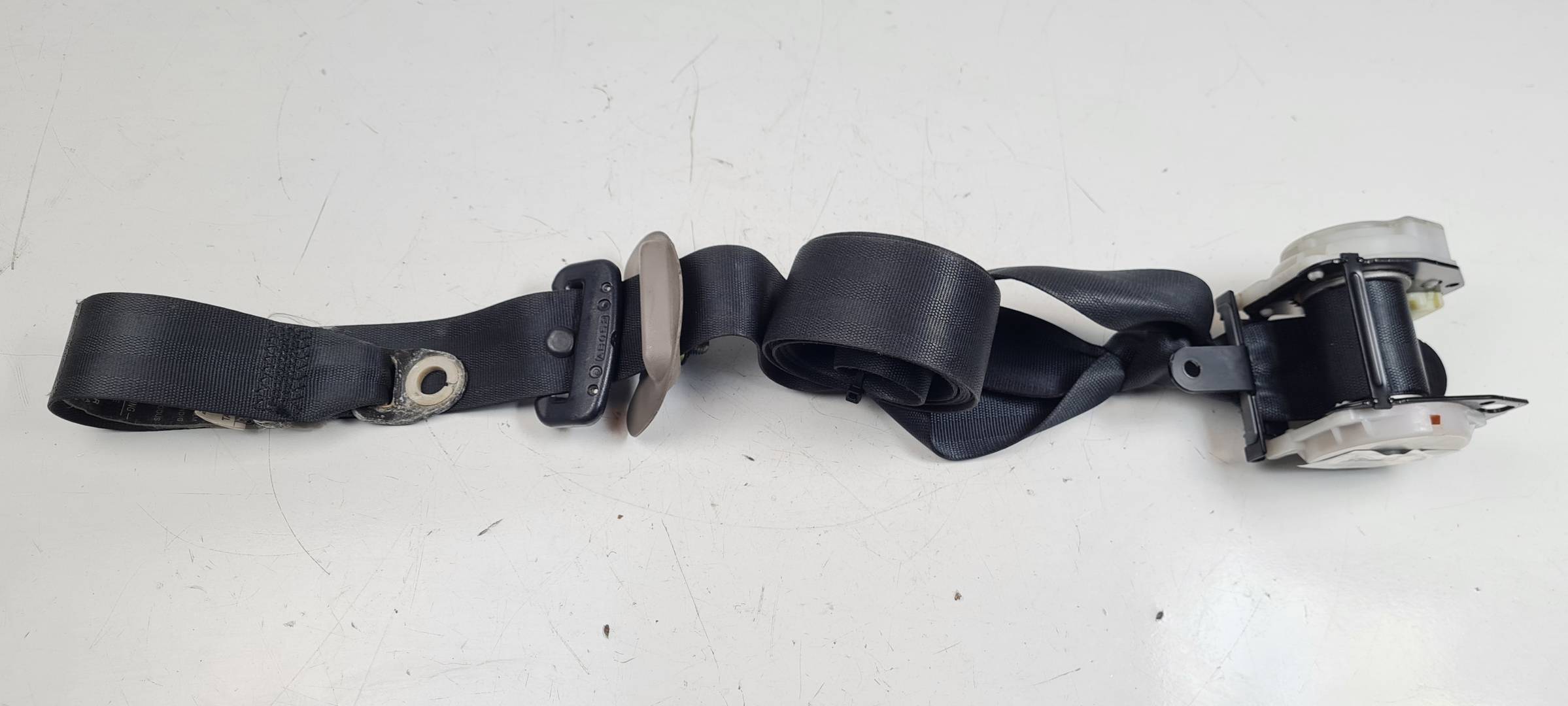 CINTURON SEGURIDAD TRASERO IZQUIERDO - TKAB0N694 - MITSUBISHI - GRANDIS (NA0W)