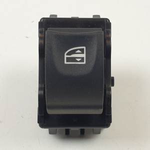MANDO ELEVALUNAS TRASERO IZQUIERDO E30176 RENAULT MEGANE III SPORT TOURER Autodesguaces Alicante