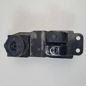 MANDO ELEVALUNAS DELANTERO IZQUIERDO 935704A000 HYUNDAI H-1 Autodesguaces Alicante