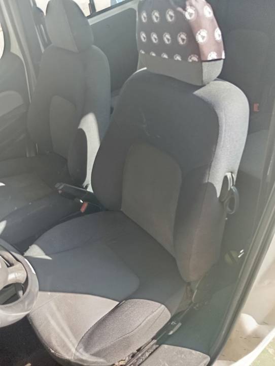 ASIENTO DELANTERO IZQUIERDO