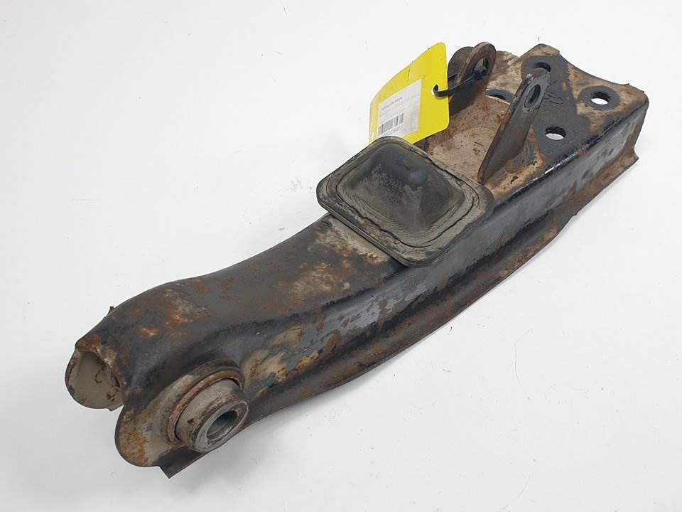 BRAZO SUSPENSION INFERIOR DELANTERO DERECHO - HYUNDAI - H-1