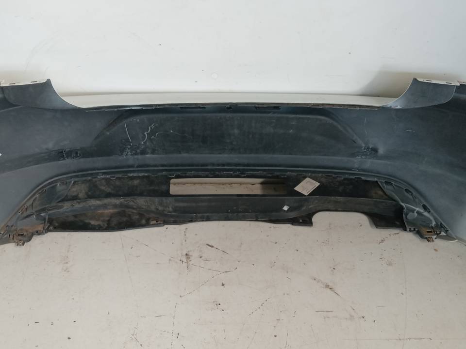 PARAGOLPES TRASERO