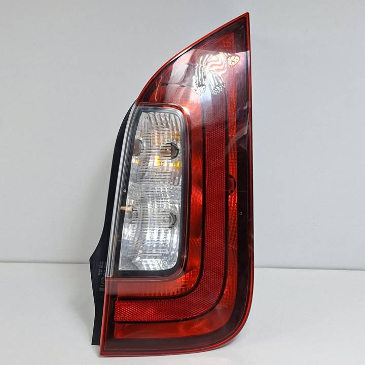 PILOTO TRASERO DERECHO 1ST945096E SKODA CITIGO Autodesguaces Alicante