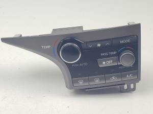 MANDO CALEFACCION / AIRE ACONDICIONADO 559000T021 TOYOTA VENZA (AV10) Autodesguaces Alicante