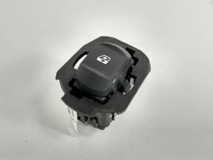MANDO ELEVALUNAS DELANTERO DERECHO RENAULT VEL SATIS (BJ0) Autodesguaces Alicante