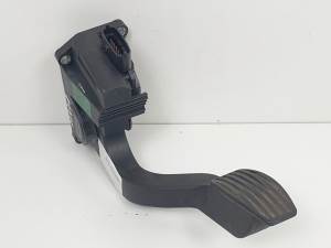 POTENCIOMETRO PEDAL 0013784V002 SMART ROADSTER Autodesguaces Alicante