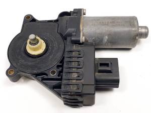 MOTOR ELEVALUNAS DELANTERO DERECHO 0130821771 FORD MONDEO BERLINA (GE) Autodesguaces Alicante