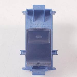 MANDO ELEVALUNAS DELANTERO DERECHO 8481005008 TOYOTA AVENSIS Autodesguaces Alicante
