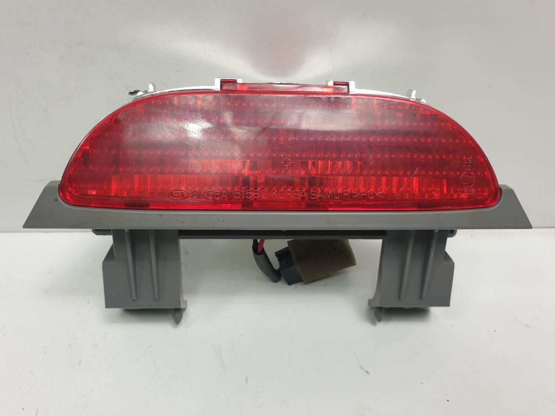 LUZ CENTRAL DE FRENO - 0K56A51580 - KIA - CARNIVAL II