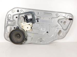 ELEVALUNAS DELANTERO DERECHO 30737679 VOLVO V50 FAMILIAR Autodesguaces Alicante