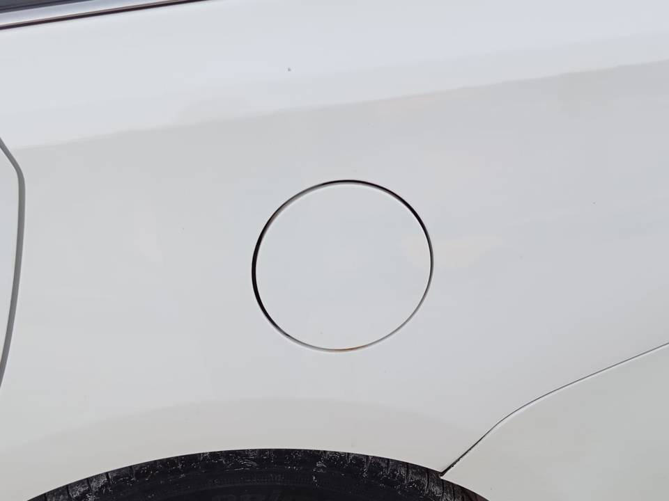 TAPA EXTERIOR COMBUSTIBLE