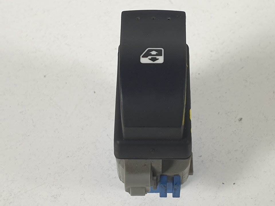 MANDO ELEVALUNAS DELANTERO DERECHO - RENAULT - MASTER KASTEN