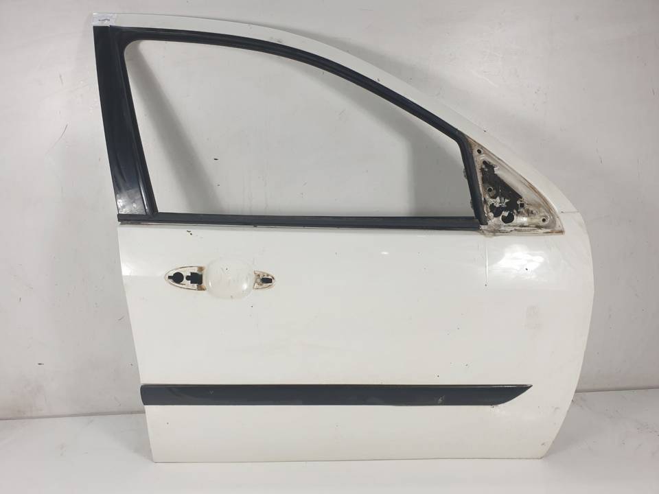 PUERTA DELANTERA DERECHA FORD FOCUS BERLINA (CAK) Autodesguaces Alicante