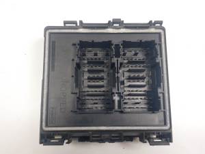 CAJA RELES / FUSIBLES H1BT14D068B FORD FIESTA (CE1) Autodesguaces Alicante