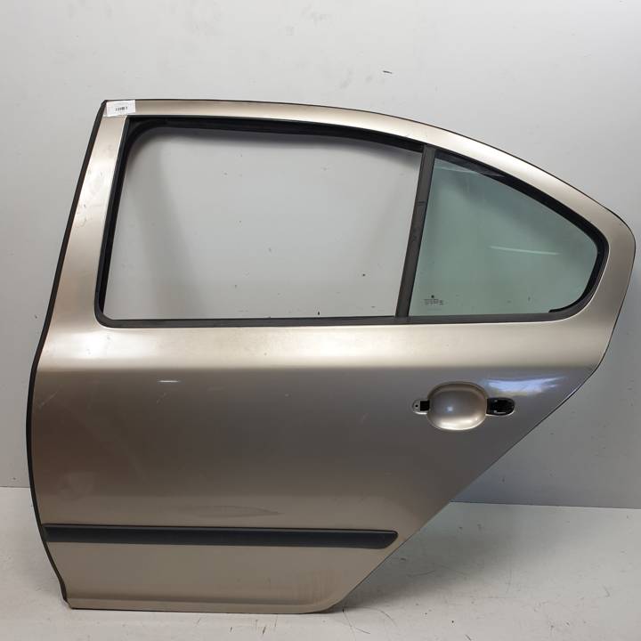PUERTA TRASERA IZQUIERDA SKODA OCTAVIA BERLINA (1Z3) Autodesguaces Alicante