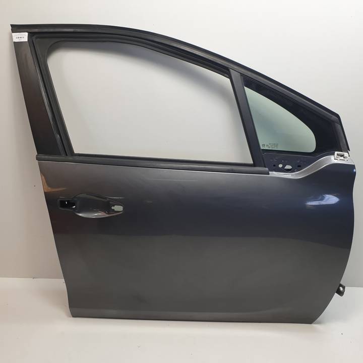 PUERTA DELANTERA DERECHA PEUGEOT 208 Autodesguaces Alicante