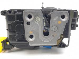 CERRADURA PUERTA DELANTERA DERECHA 805020001R RENAULT MEGANE III BERLINA 5P Autodesguaces Alicante