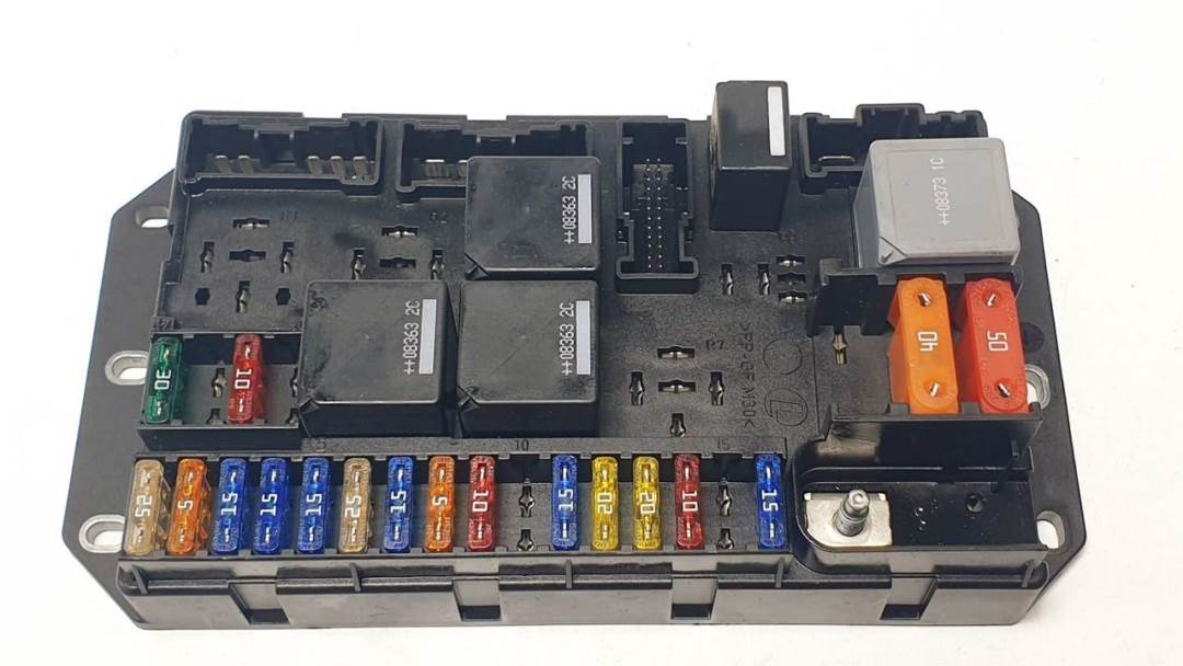 CAJA RELES / FUSIBLES - 518880000 - LAND ROVER - RANGE ROVER (L322)