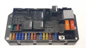CAJA RELES / FUSIBLES 518880000 LAND ROVER RANGE ROVER (L322) Autodesguaces Alicante