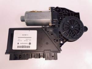 MOTOR ELEVALUNAS TRASERO IZQUIERDO 7L0959703 PORSCHE CAYENNE (TYP 9PA) Autodesguaces Alicante