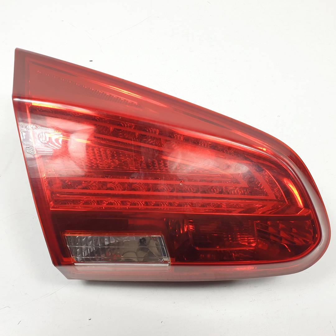 PILOTO TRASERO IZQUIERDO INTERIOR - 92403A20 - KIA - CEE'D (JD)