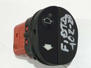 MANDO ELEVALUNAS DELANTERO DERECHO FORD FIESTA (CBK) Autodesguaces Alicante