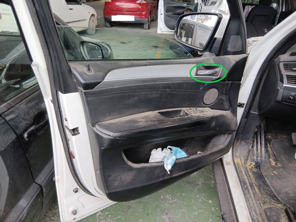 MANETA INTERIOR DELANTERA IZQUIERDA