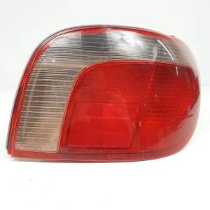 PILOTO TRASERO DERECHO 5308701R TOYOTA YARIS (NCP1/NLP1/SCP1) Autodesguaces Alicante