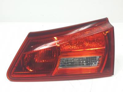 PILOTO TRASERO DERECHO INTERIOR LEXUS IS200 (DS2/IS2) Autodesguaces Alicante